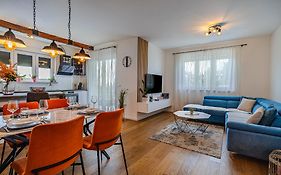 Korina Apartment - Free Private Parking